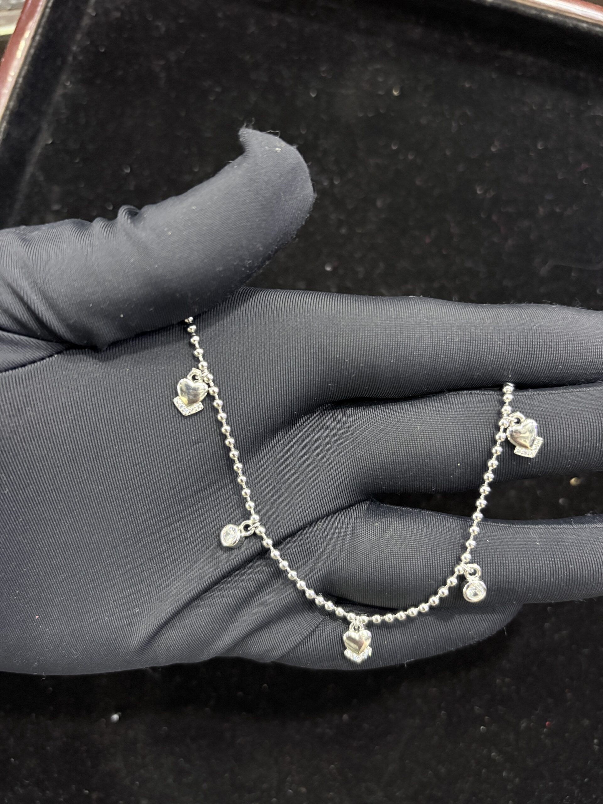 Light weight bracelet