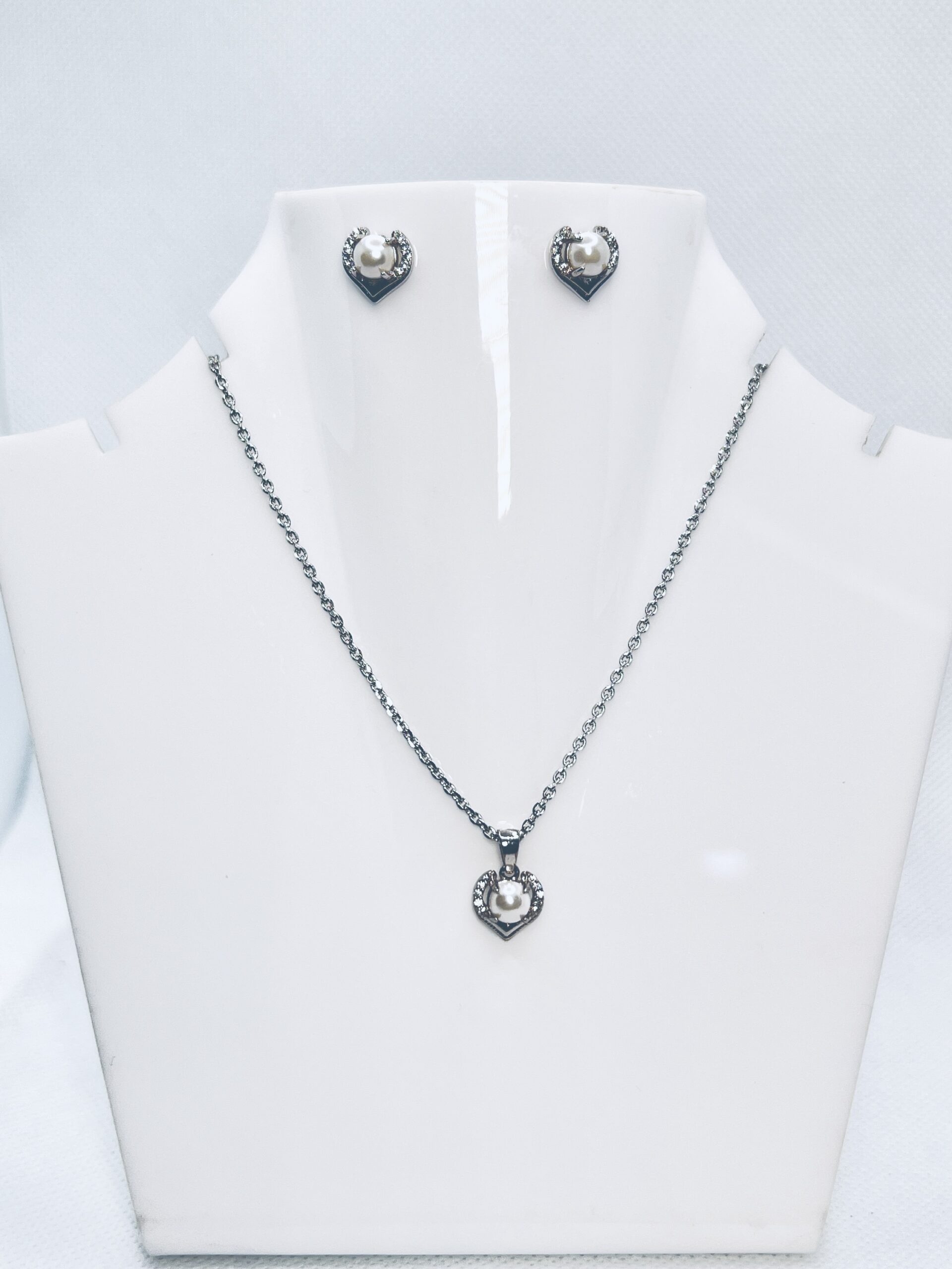 925 Sterling Silver Heart Pendant with pearl Necklace & Earrings - Image 3