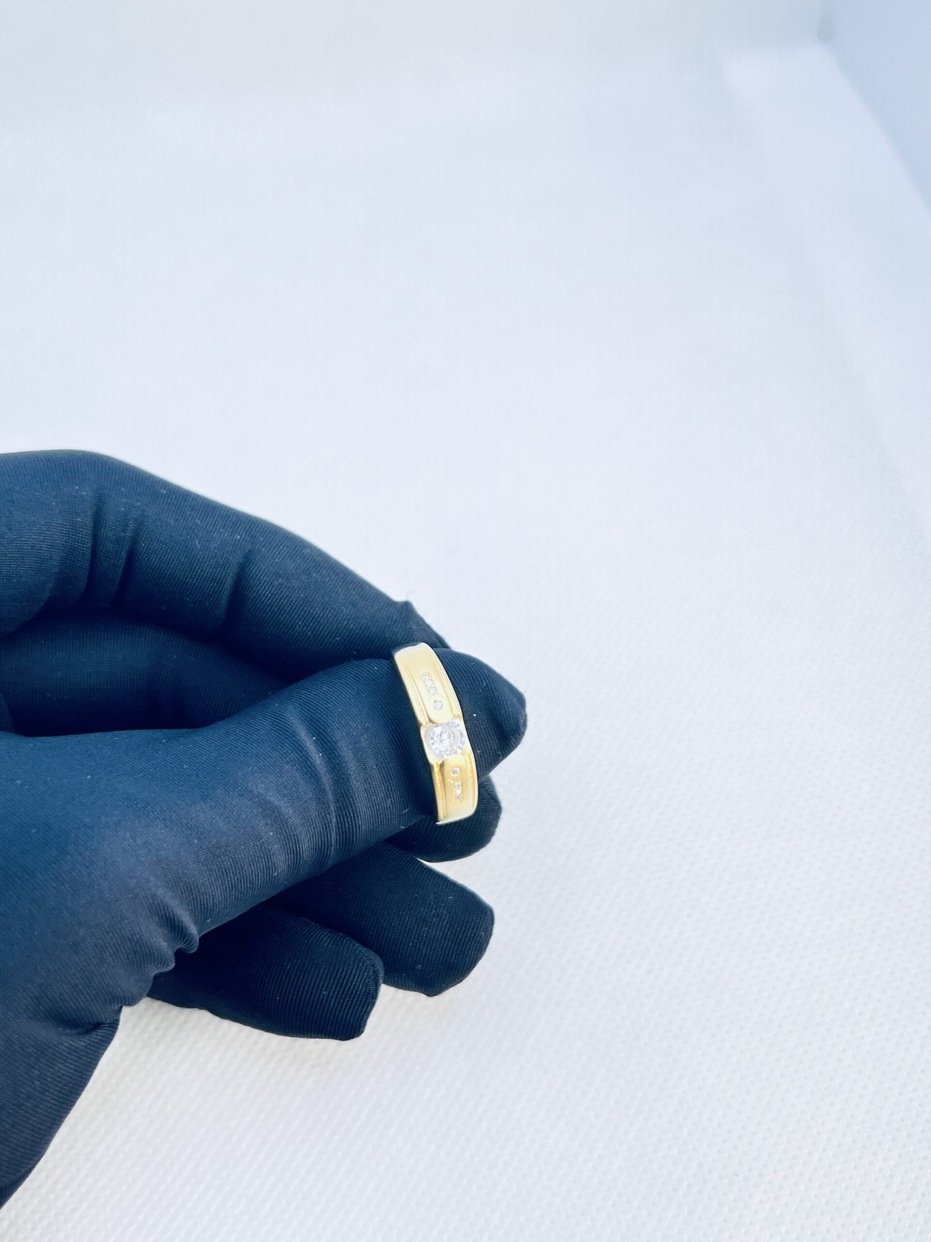 Silver Gold-Polished mens Ring with Sparkling Stone - Image 3