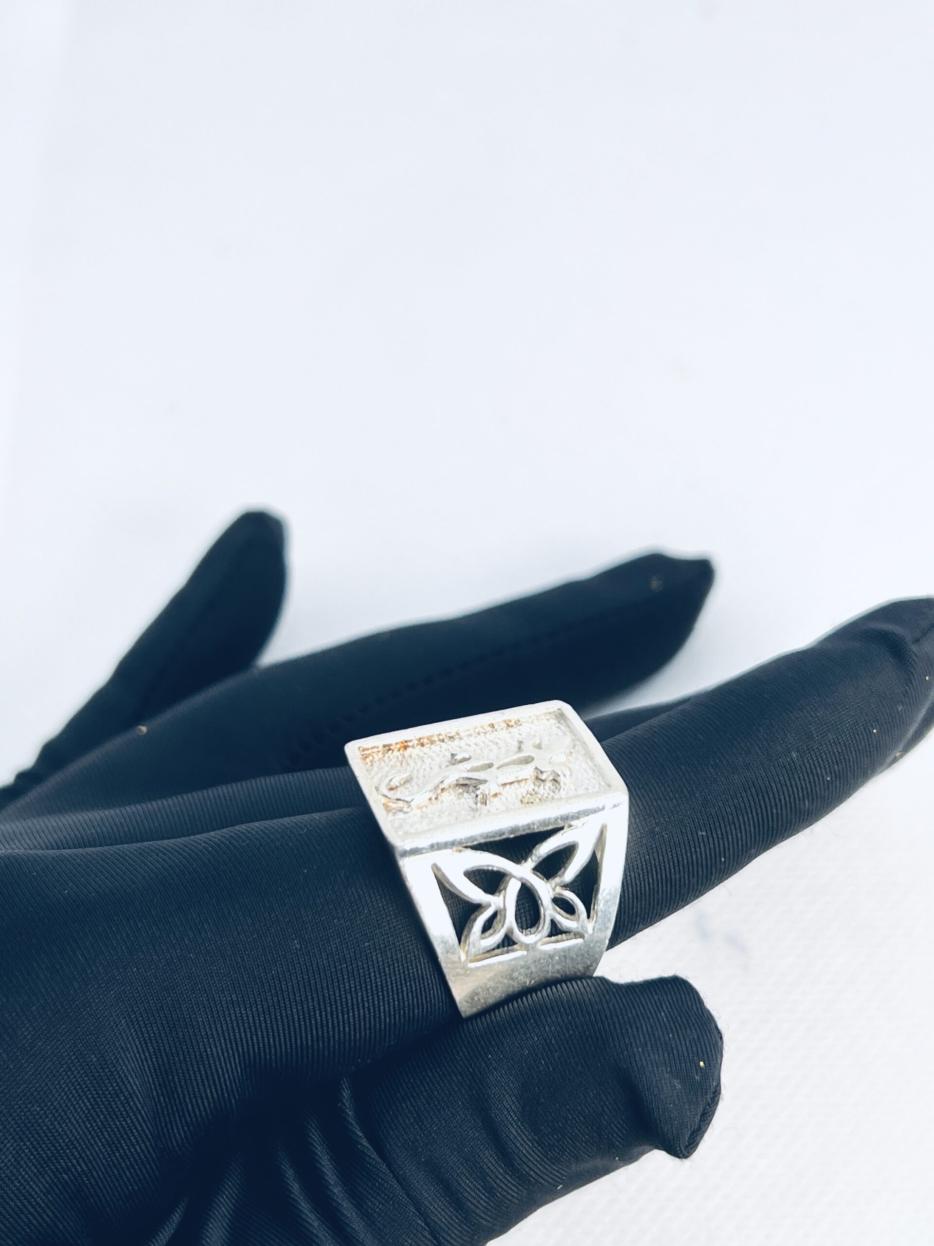 Vintage Engraved 925 Sterling Silver Men’s Ring - Image 2