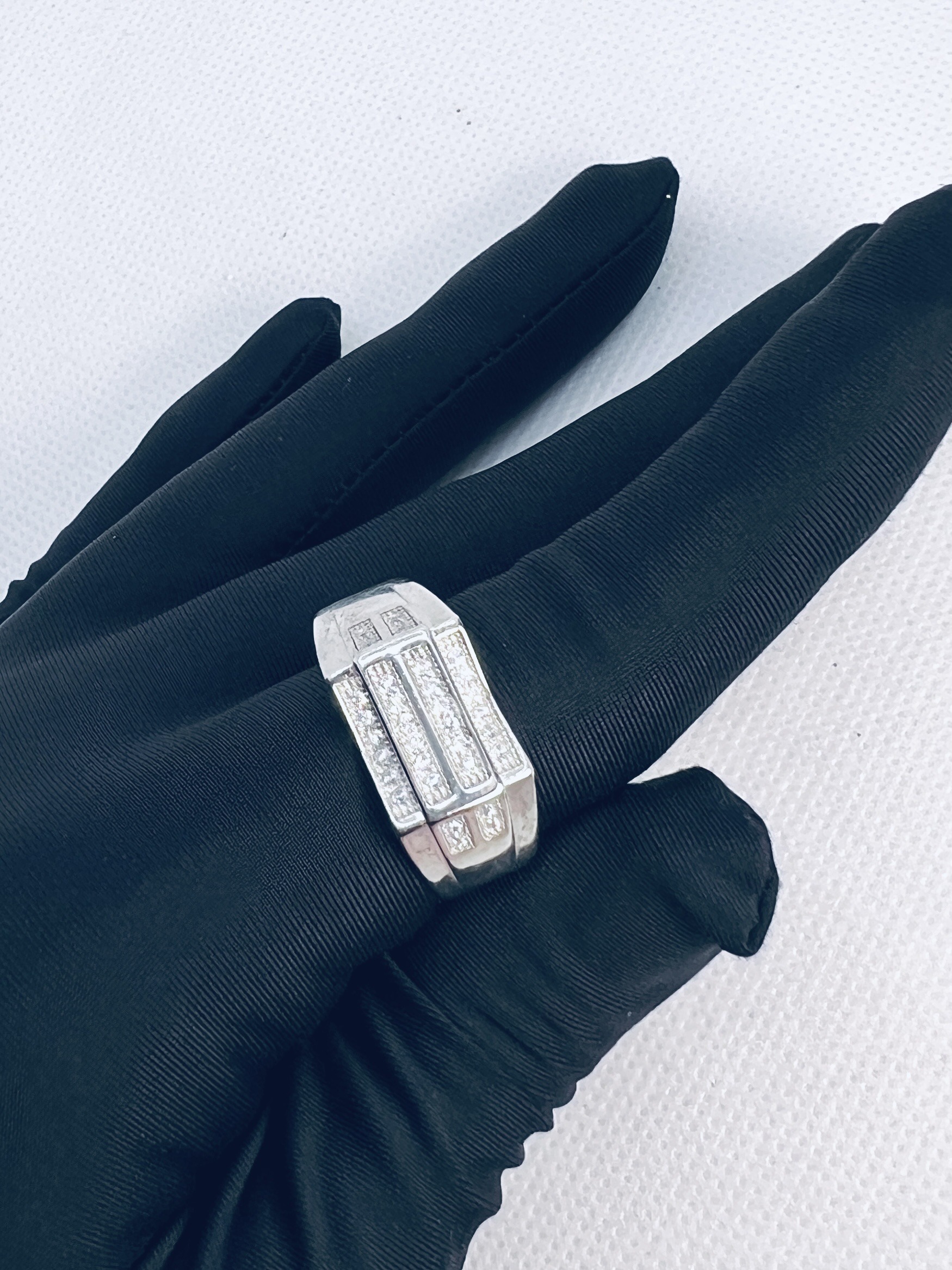 Silver Men’s Ring with Geometric CZ Detailing - Image 3
