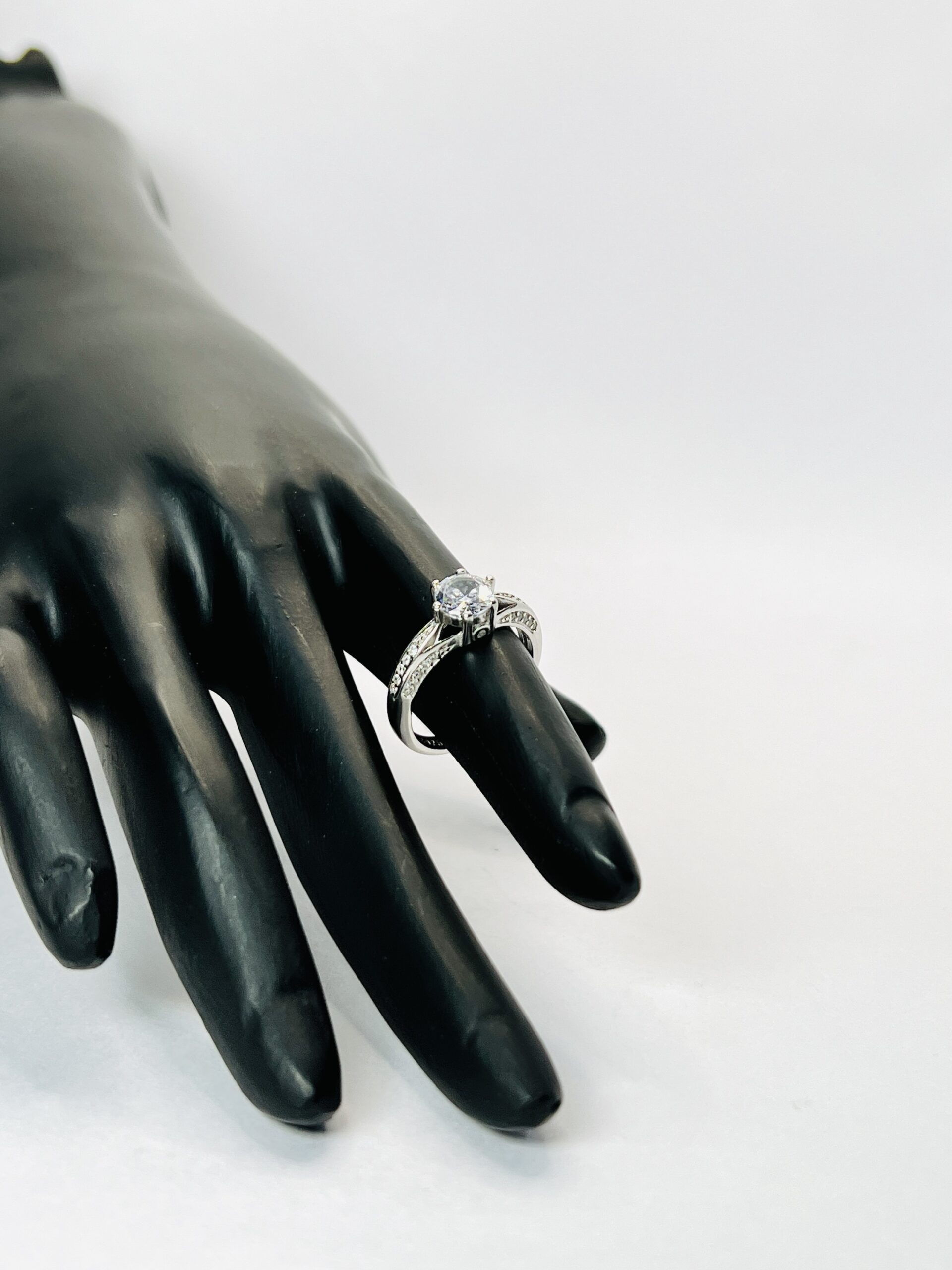 Elegant Split Silver Ring - Image 2