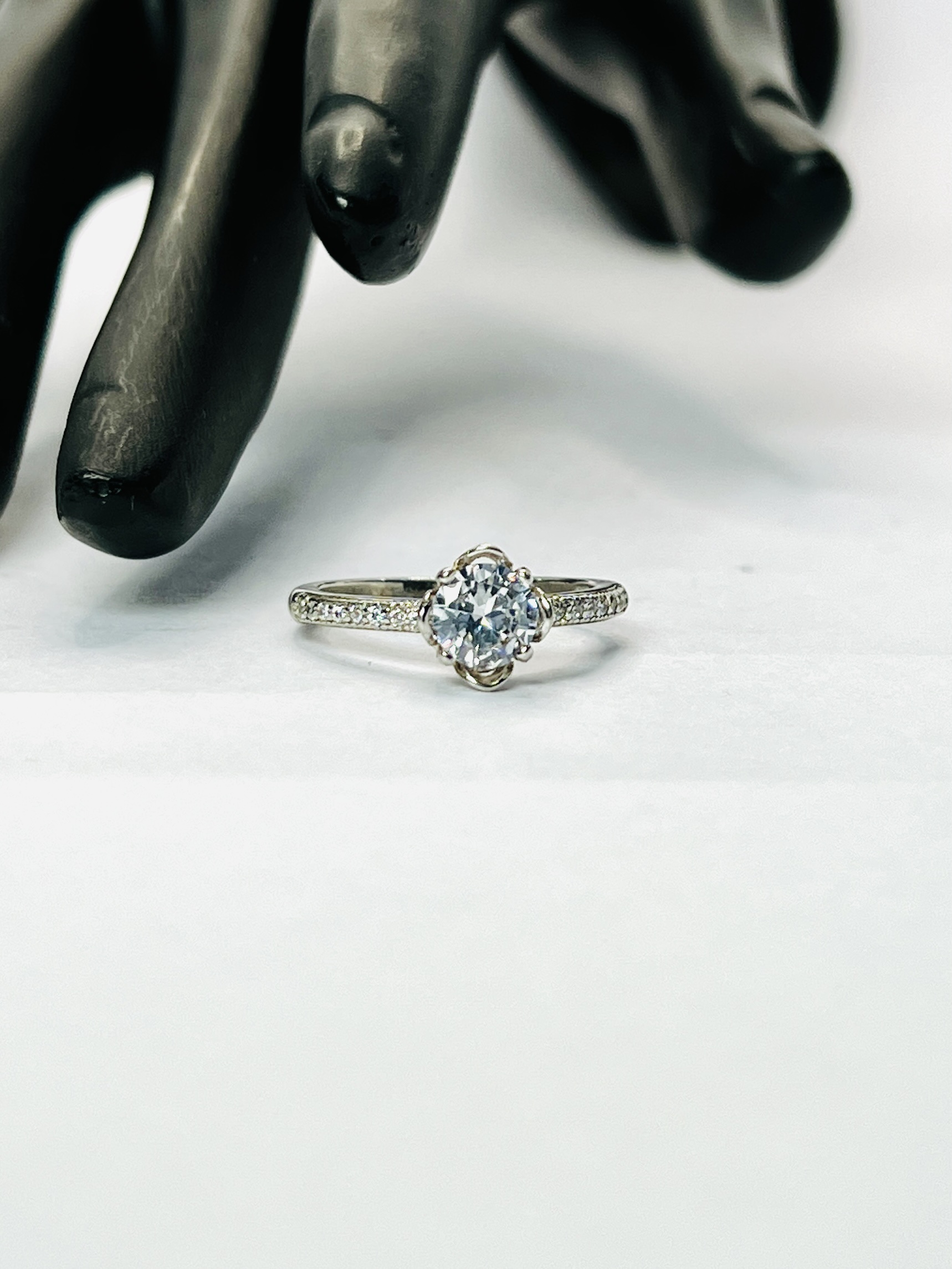 Elegant Silver Ring size 7