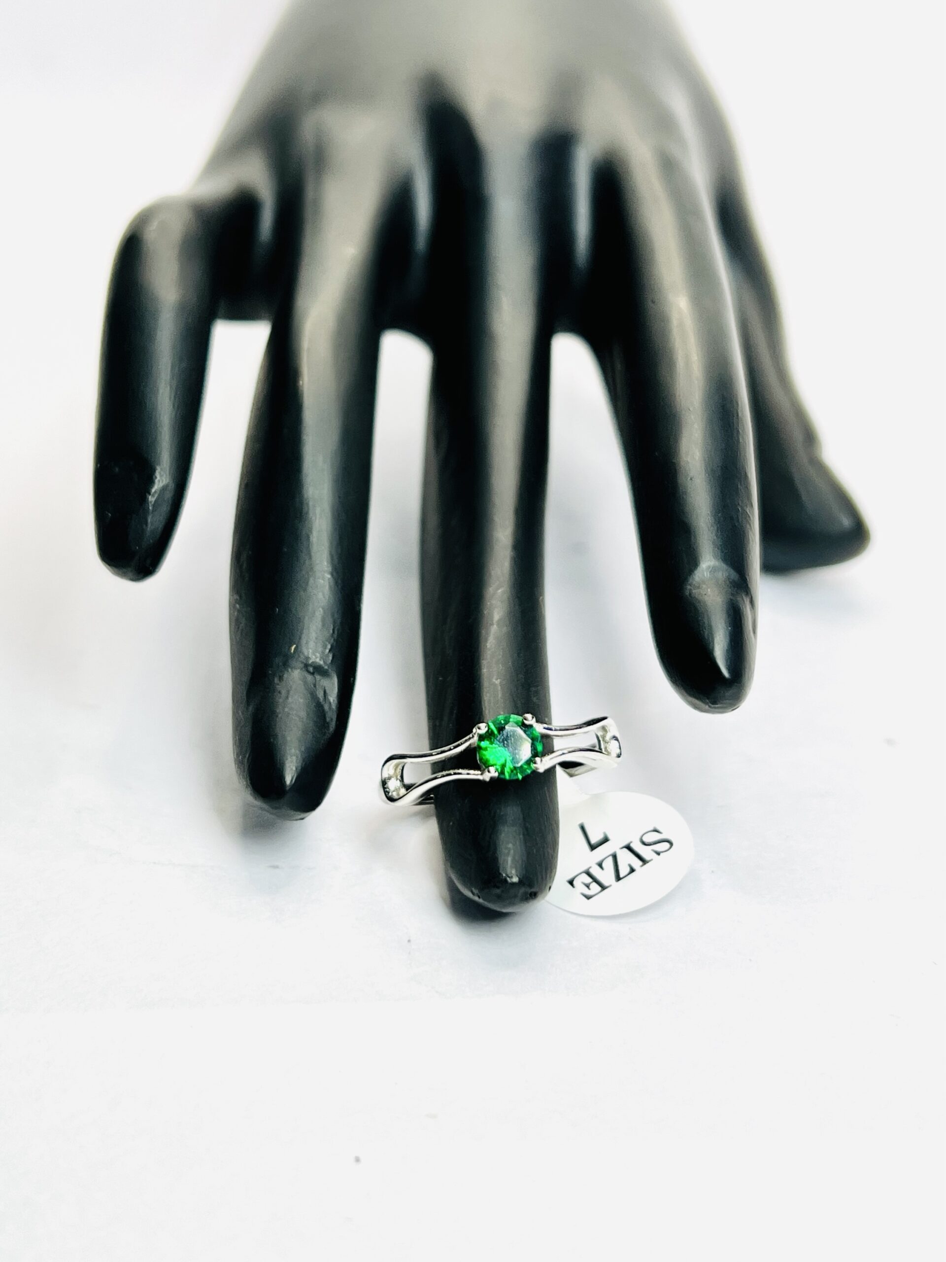 Split-Shank Silver Ring with Green Stone - Image 3