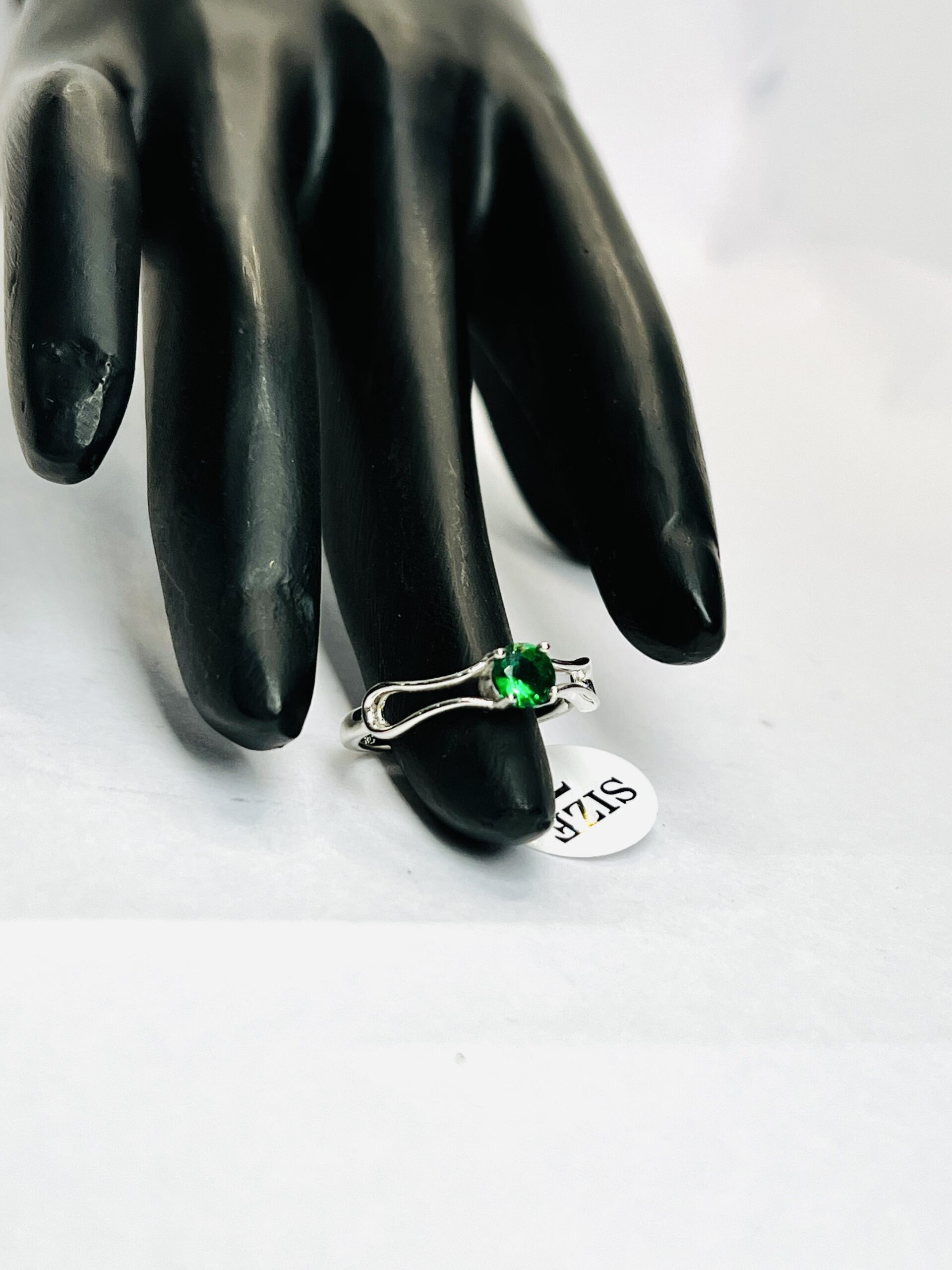 Split-Shank Silver Ring with Green Stone - Image 2