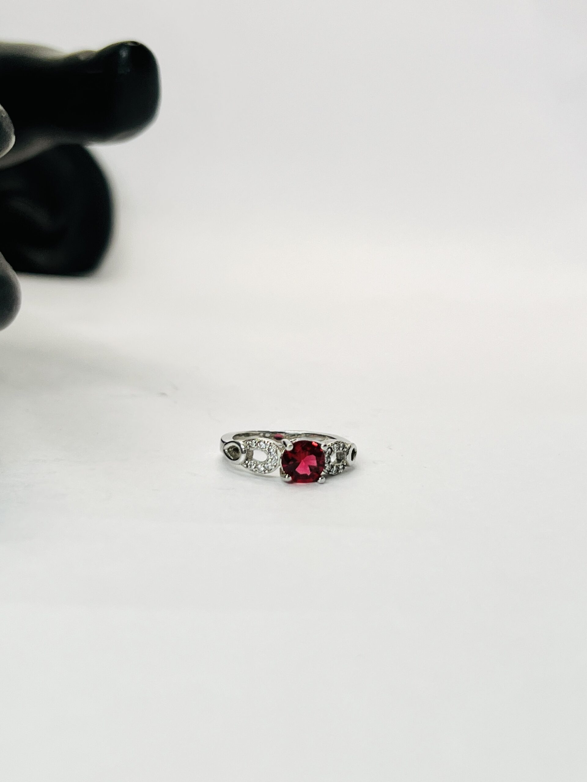 Sterling Silver Ring with Red Gemstone - Image 4