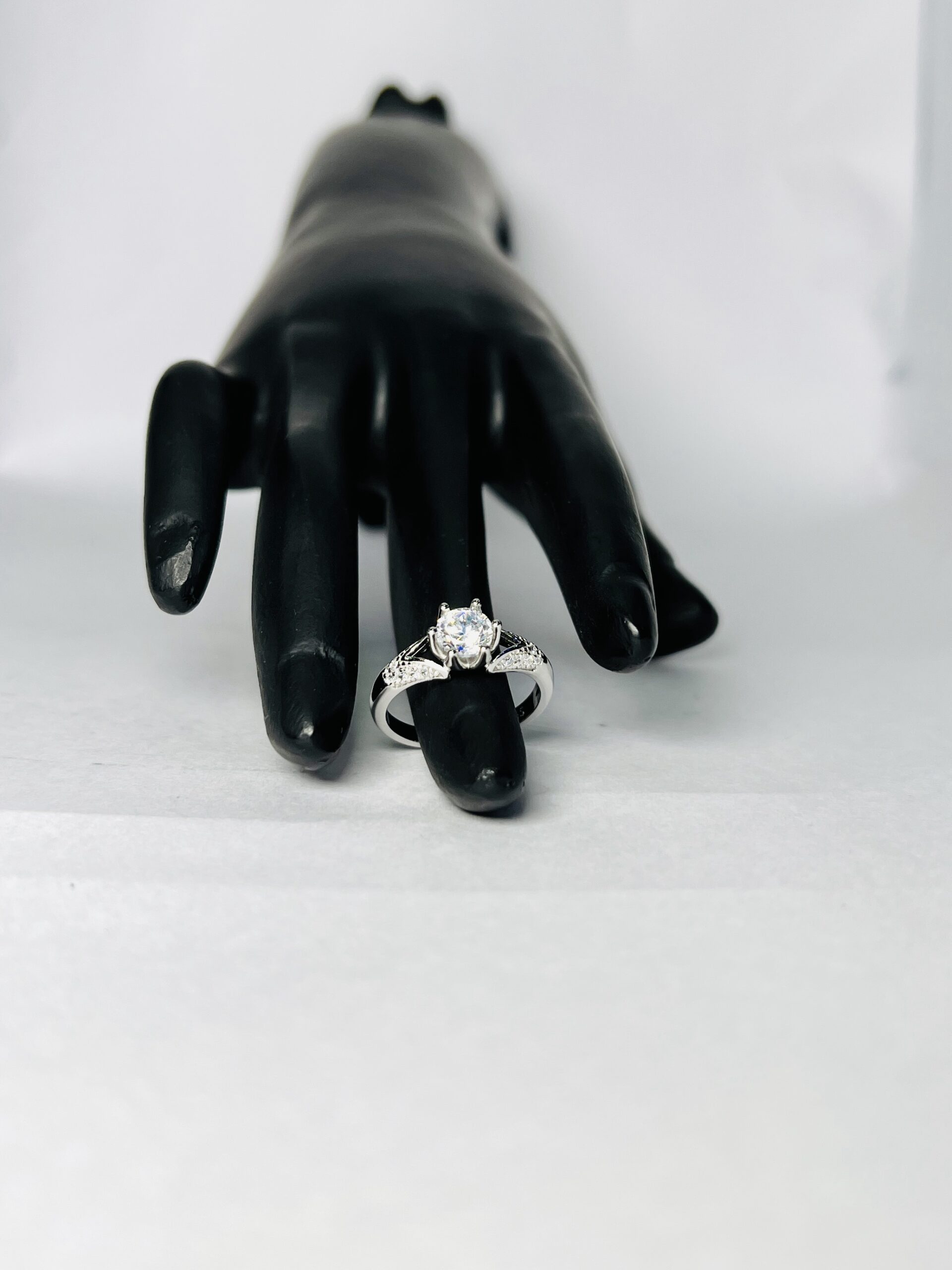 925 Sterling Silver Women’s Ring with Brilliant Round Stone - Image 4