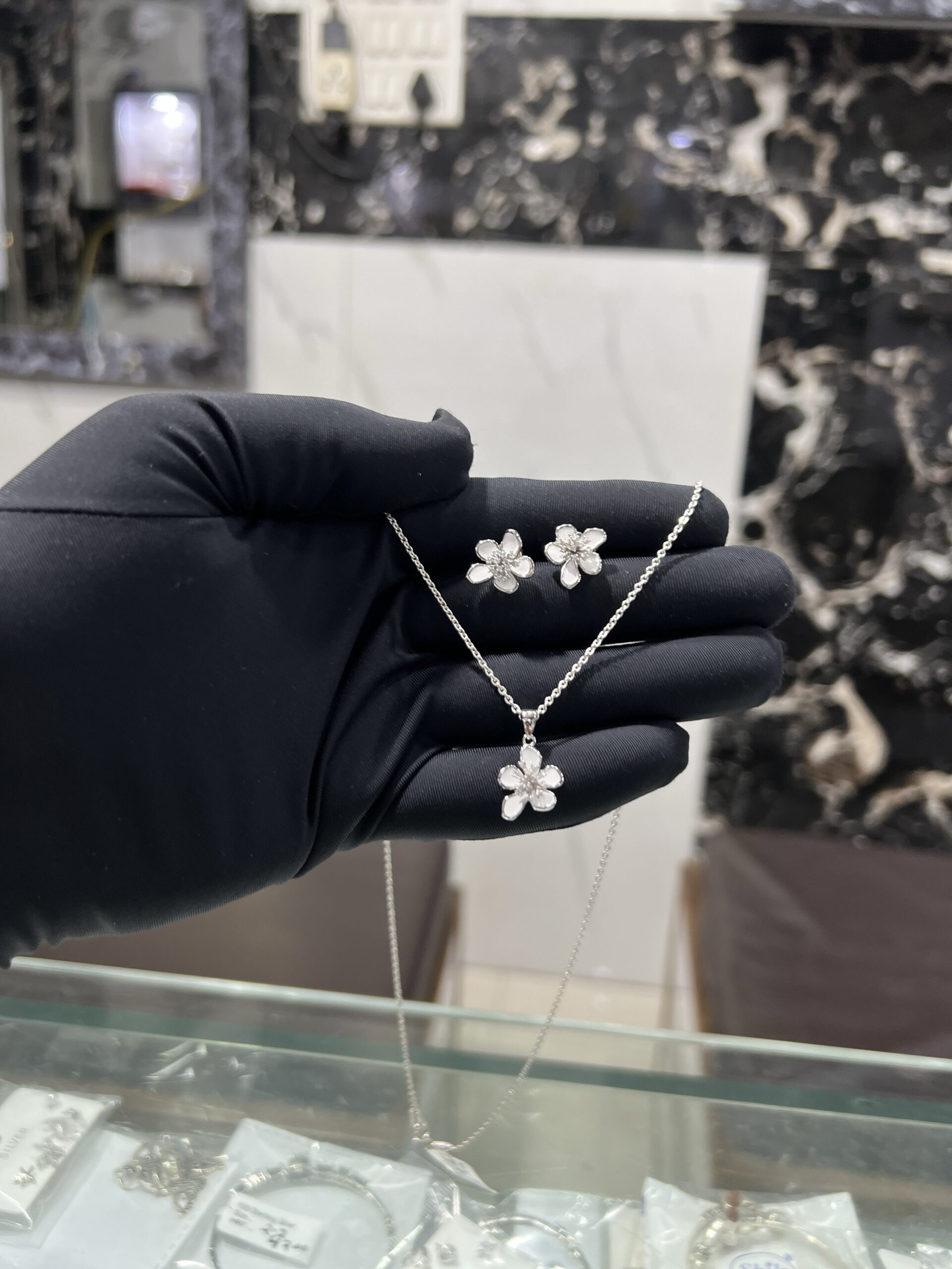 Elegant 925 Italian Silver White Flower Pendant Set 🌸 - Image 4