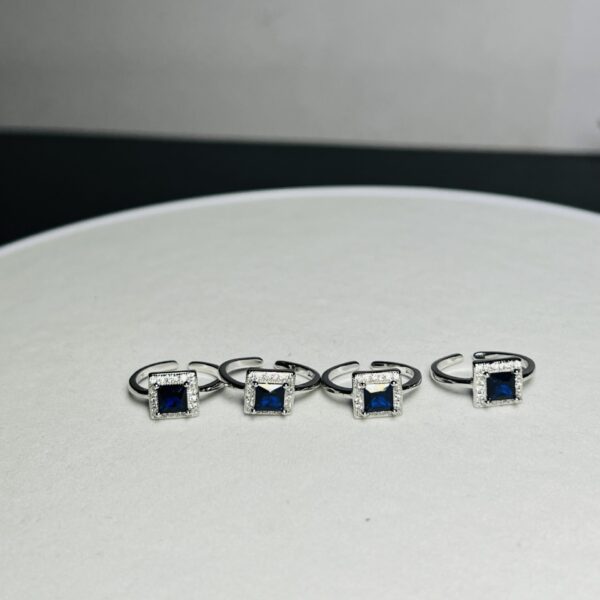 Italian Silver Toe Ring with Blue Square Stone 925 – Anti-Tarnish | Elegant Women’s Toe Jewelry