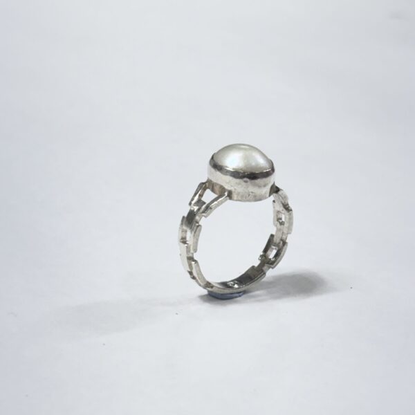 Natural Pearl Silver Ring. 10 rati Pearl