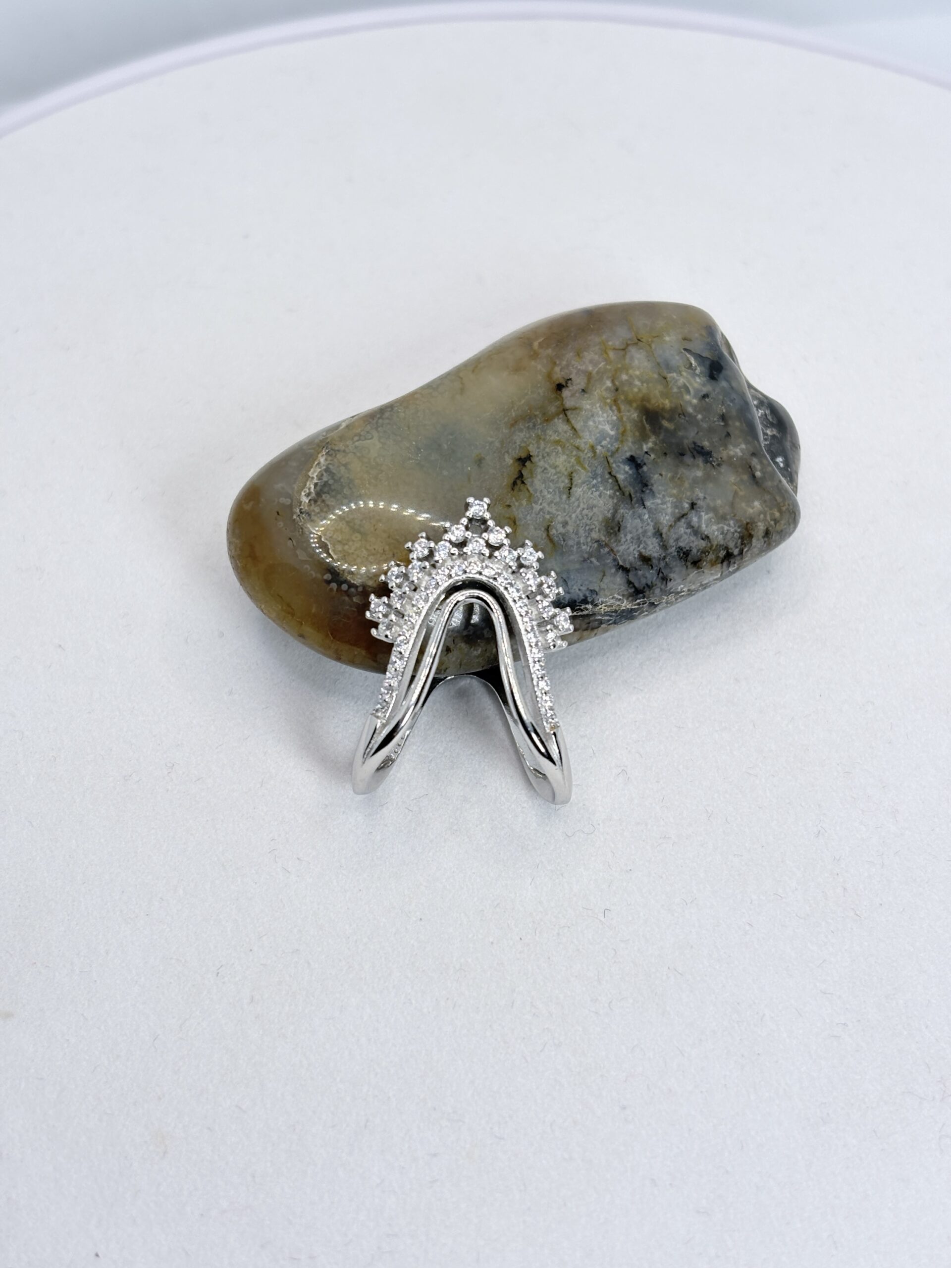 925 Silver V-Shape Vanki Ring with CZ Stones - Image 2