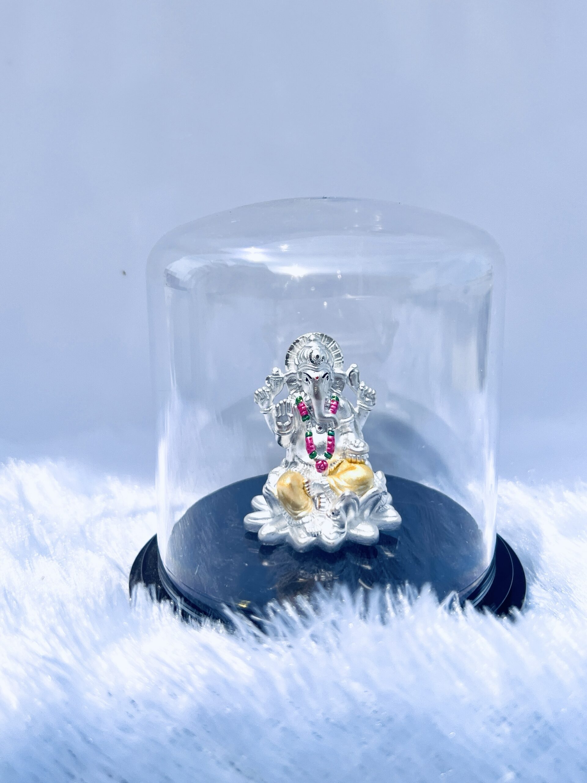 999 Silver Lord Ganesha Murti Emerald in Glass Dome - Image 4